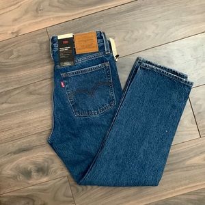 Levi wedgie straight leg jeans
